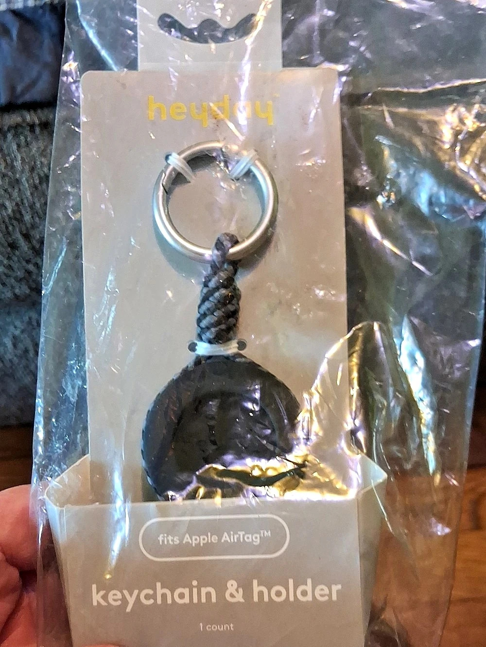 heyday Apple AirTag keychain & holder Black Keychain & Holder NWT
